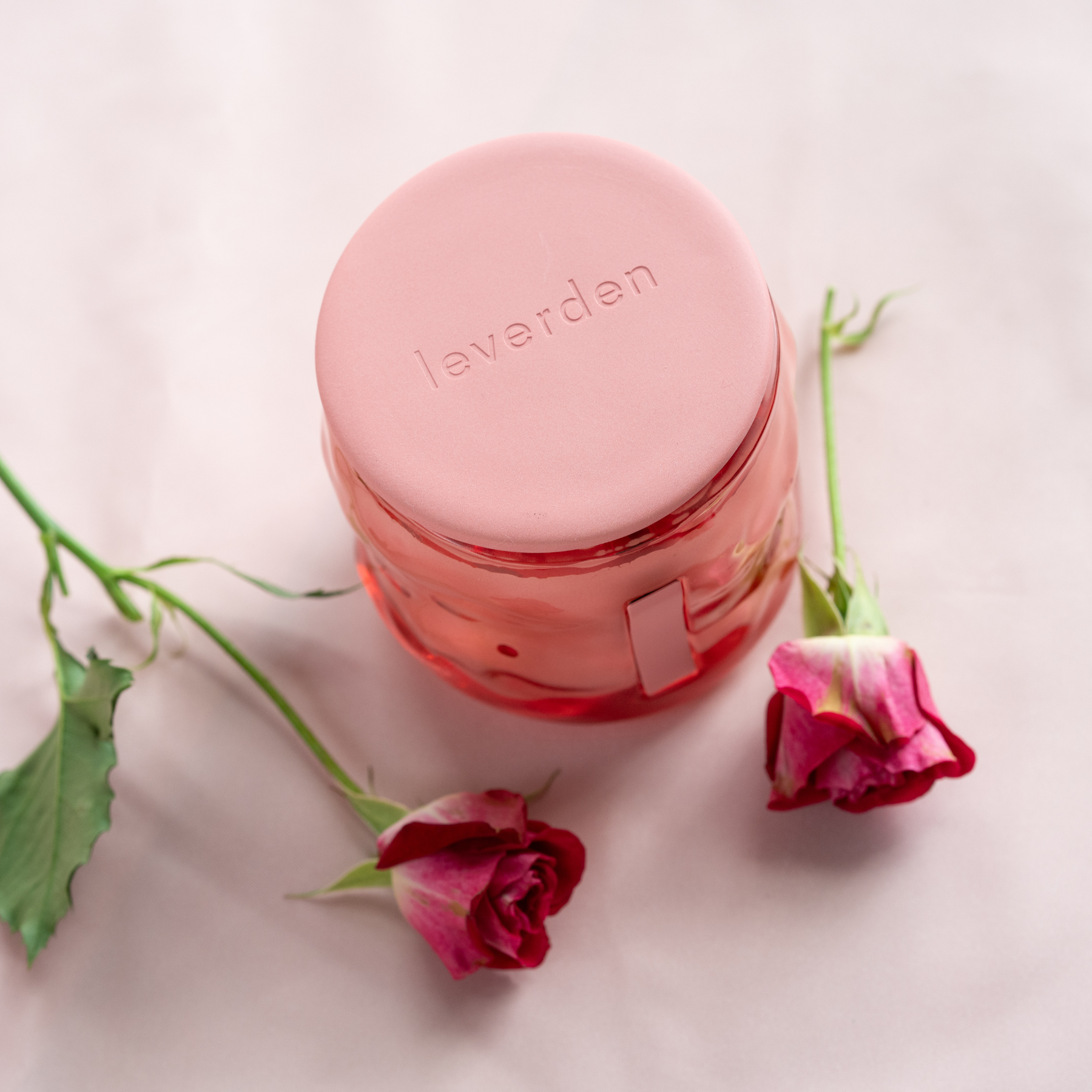 Leverden Valley of Roses Candle - Thumbnail 3